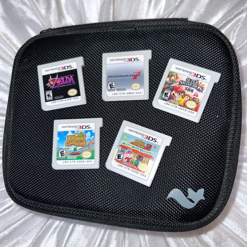 Five 3DS Games + Case 🕹️